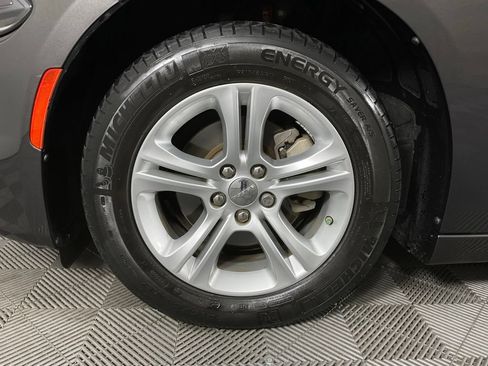 Used 2023 Dodge Charger SXT RWD image 10