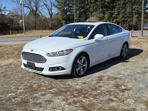 Used 2015 Ford Fusion SE w/ Equipment Group 201A image 1