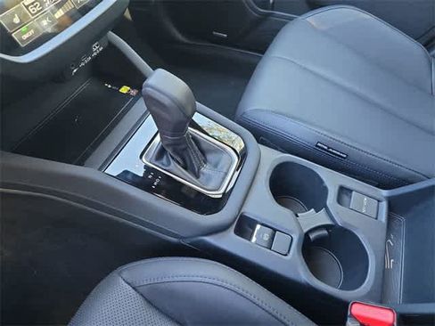 Certified 2025 Subaru Forester Limited image 32