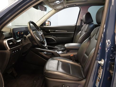 Used 2024 Kia Telluride S w/ S Sunroof Package image 6