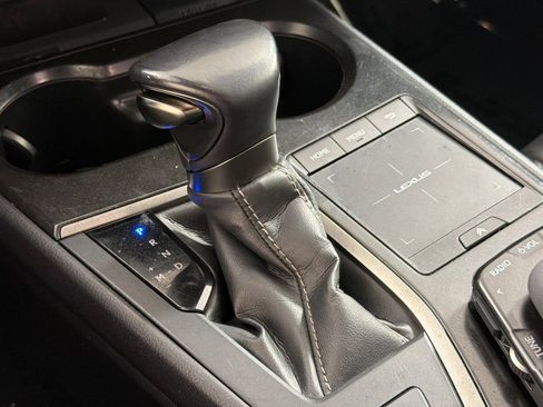 Used 2022 Lexus UX 200 w/ Accessory Package (Z2) FWD image 20