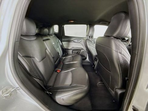 Used 2024 Jeep Compass Latitude image 23