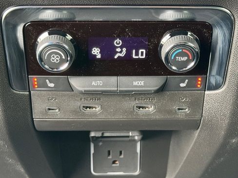 New 2025 Chevrolet Suburban Premier image 10