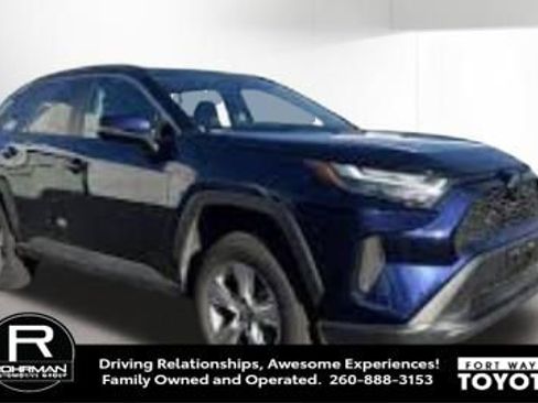 Used 2025 Toyota RAV4 XLE FWD image 4
