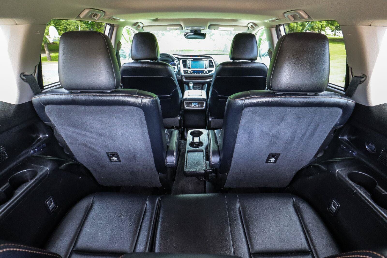 Used 2018 Toyota Highlander XLE AWD/4WD image 42
