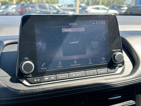 Used 2025 Nissan Rogue SV FWD image 14