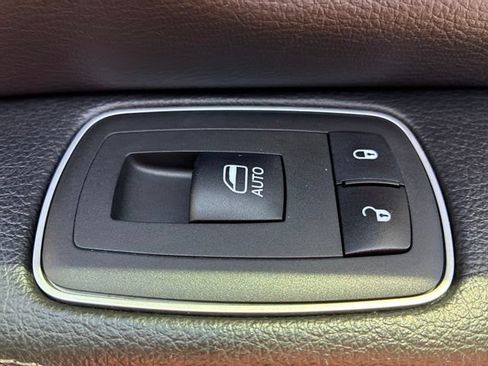 Used 2022 RAM 1500 Laramie w/ Sport Appearance Package AWD/4WD image 29