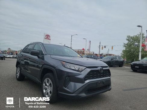 Used 2021 Toyota RAV4 LE FWD image 1