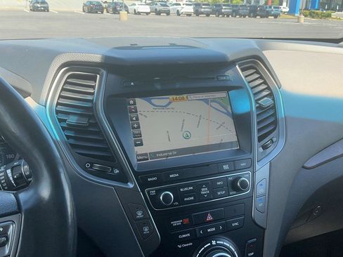 Used 2018 Hyundai Santa Fe Sport w/ 2.0T Ultimate Tech Package 05 AWD/4WD image 22