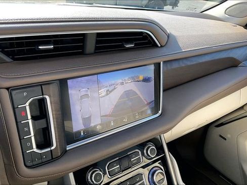 Used 2021 GMC Yukon Denali w/ Denali Premium Package image 11