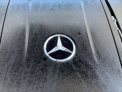 Used 2025 Mercedes-Benz GLC 300 image 32