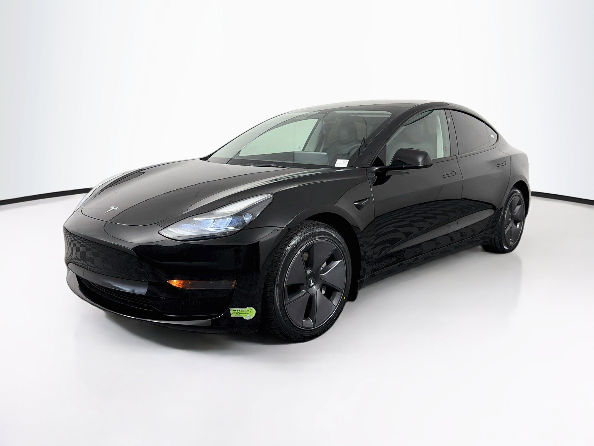 Used 2023 Tesla Model 3 Standard Range RWD image 3