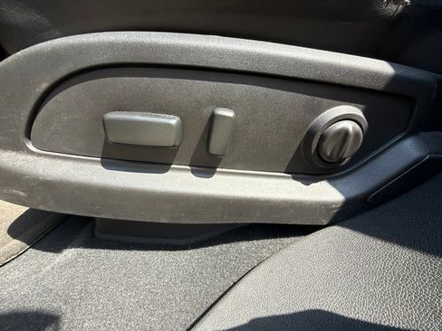 Used 2017 Chevrolet Traverse LT FWD image 25