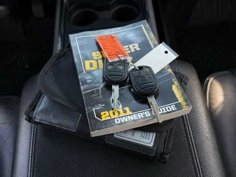 Used 2011 Ford F350 Lariat w/ Chrome Pkg image 3