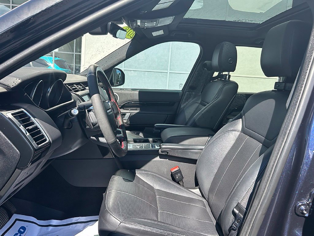 Used 2018 Land Rover Discovery SE AWD/4WD image 8