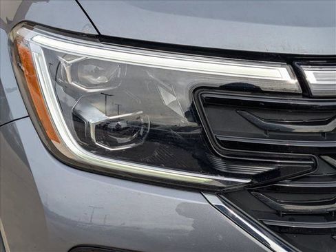 Used 2024 Volkswagen Atlas SEL Premium R-Line image 9