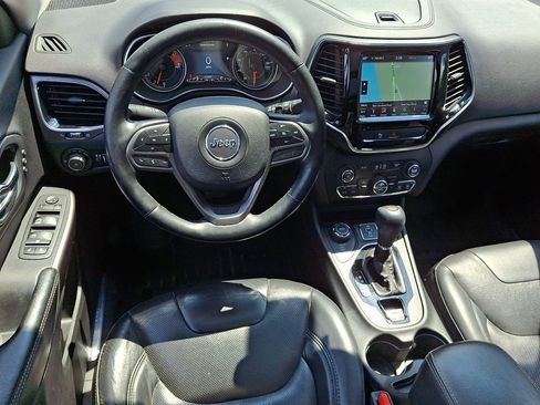 Used 2019 Jeep Cherokee Limited AWD/4WD image 2