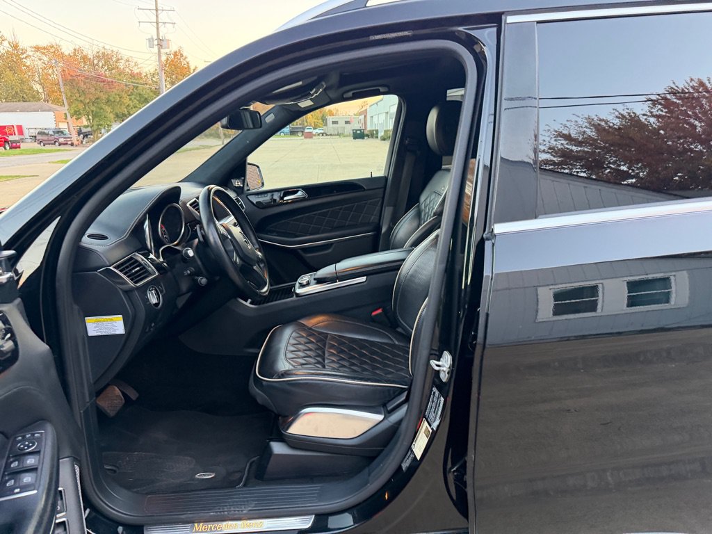 Used 2013 Mercedes-Benz GL 550 4MATIC image 9