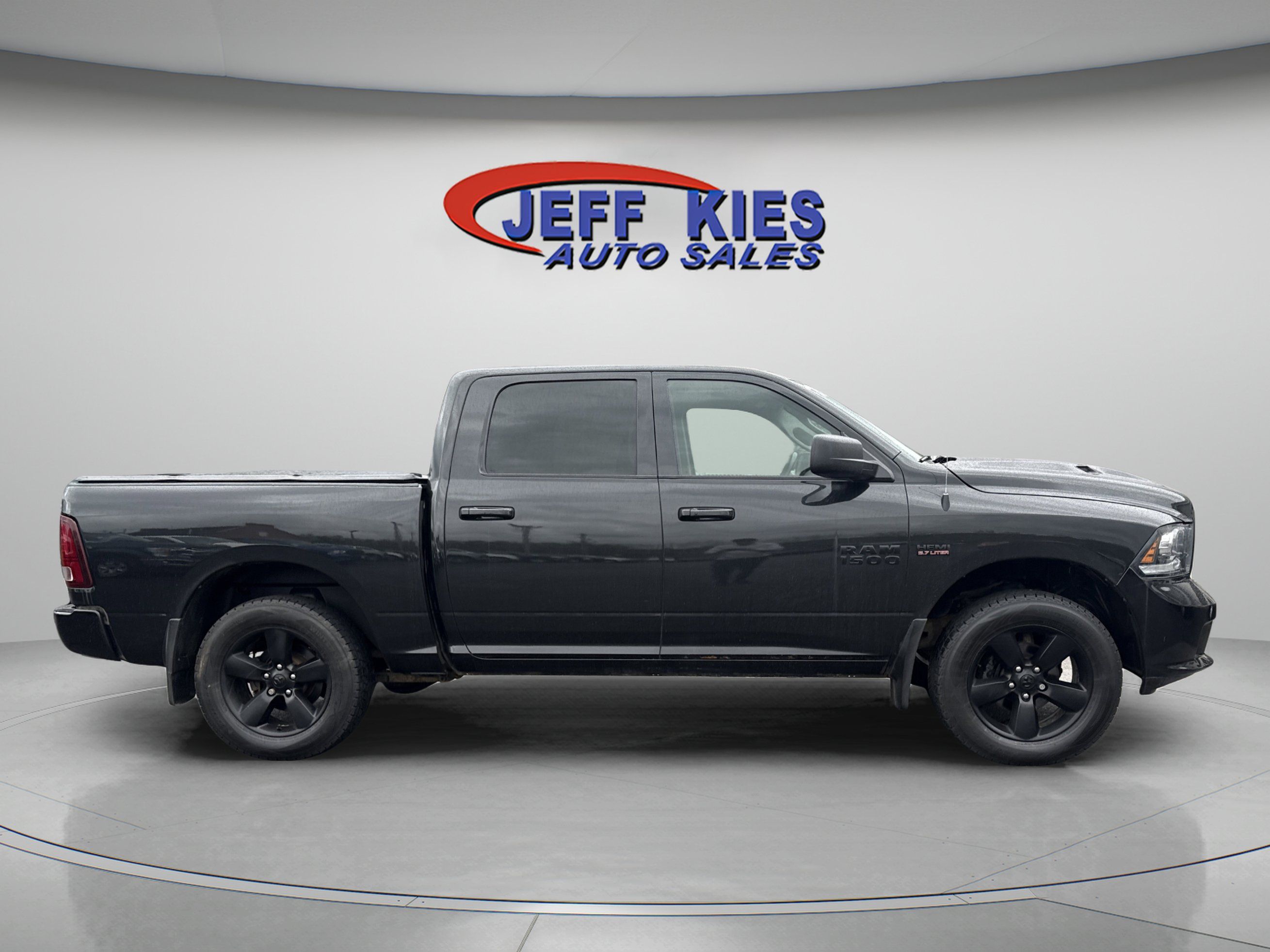 Used 2017 RAM 1500 Sport w/ Black Ram 1500 Sport Group AWD/4WD image 4