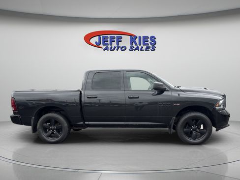Used 2017 RAM 1500 Sport w/ Black Ram 1500 Sport Group AWD/4WD image 4