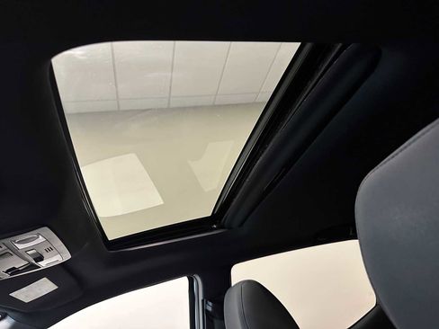 Used 2016 Toyota Tacoma TRD Off-Road AWD/4WD image 19