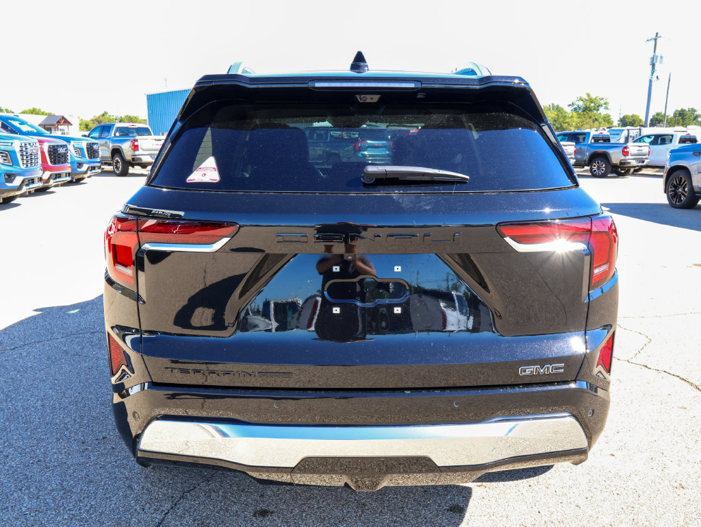 New 2027 GMC Terrain Denali w/ LPO, Black Badging Package AWD/4WD image 4