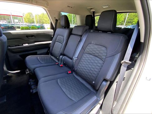 Used 2024 Nissan Pathfinder SV FWD image 20