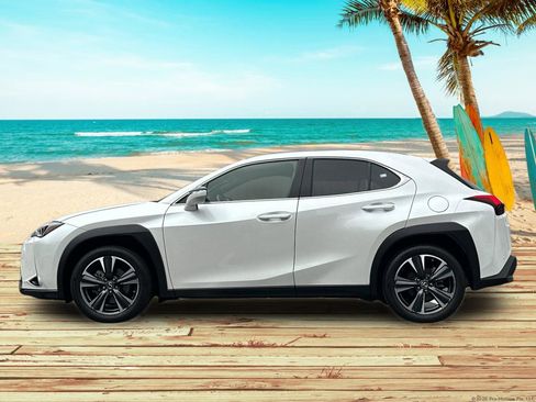 Used 2022 Lexus UX 200 w/ Accessory Package (Z2) image 3