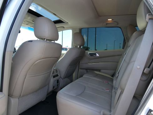 Used 2016 Nissan Pathfinder Platinum AWD/4WD image 19