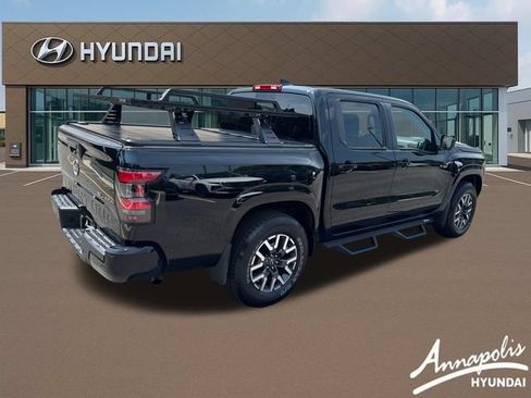 Used 2024 Nissan Frontier SL w/ Technology Package AWD/4WD image 5