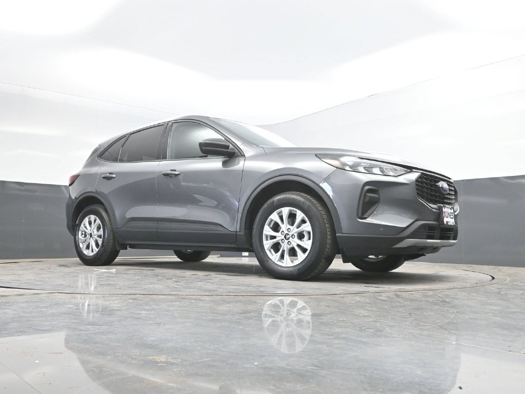 Used 2025 Ford Escape Active AWD/4WD image 30