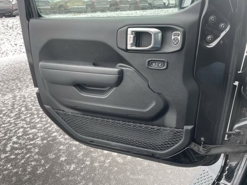 Used 2022 Jeep Wrangler Unlimited Sport image 15