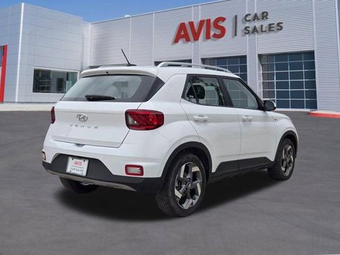 Used 2025 Hyundai Venue SEL FWD image 6