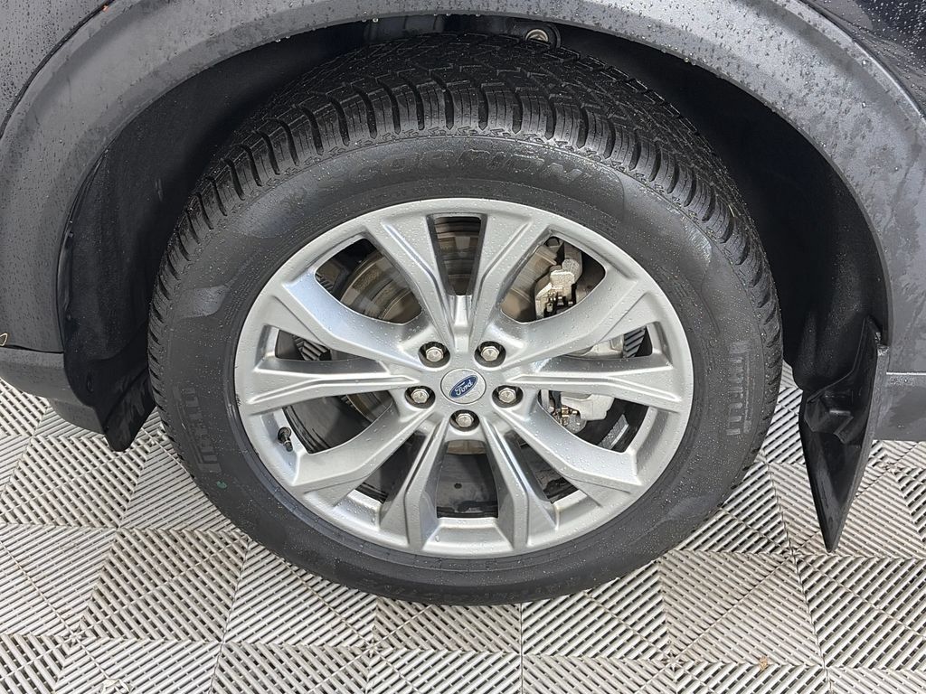 Certified 2023 Ford Explorer XLT w/ Equipment Group 202A AWD/4WD image 8
