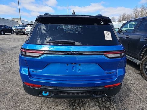 Used 2024 Jeep Grand Cherokee Trailhawk image 10