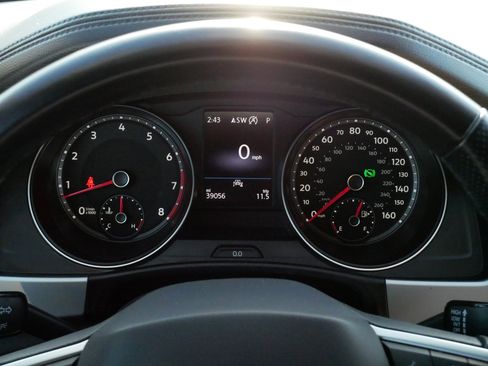 Certified 2021 Volkswagen Atlas Cross Sport SE w/ Panoramic Sunroof Package image 21