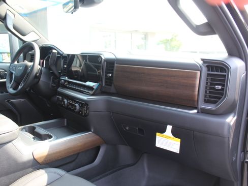 New 2026 Chevrolet Silverado 2500 High Country w/ Midnight Edition AWD/4WD image 16