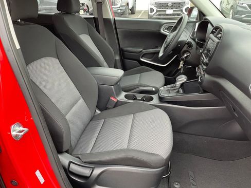 Used 2025 Kia Soul LX w/ LX Technology Package image 34