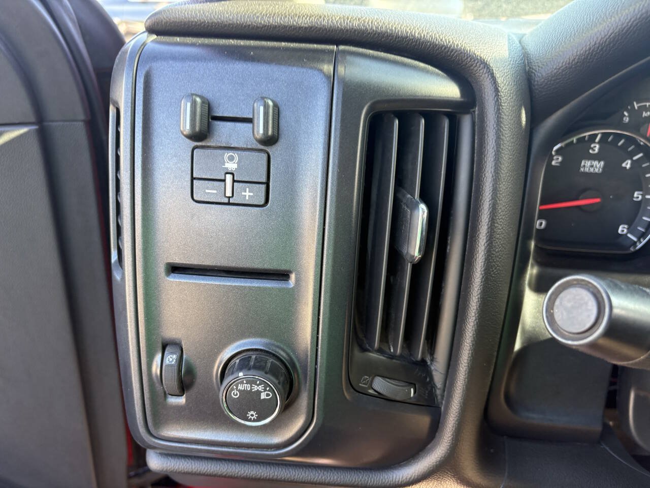Used 2015 GMC Sierra 2500 2WD Crew Cab image 23