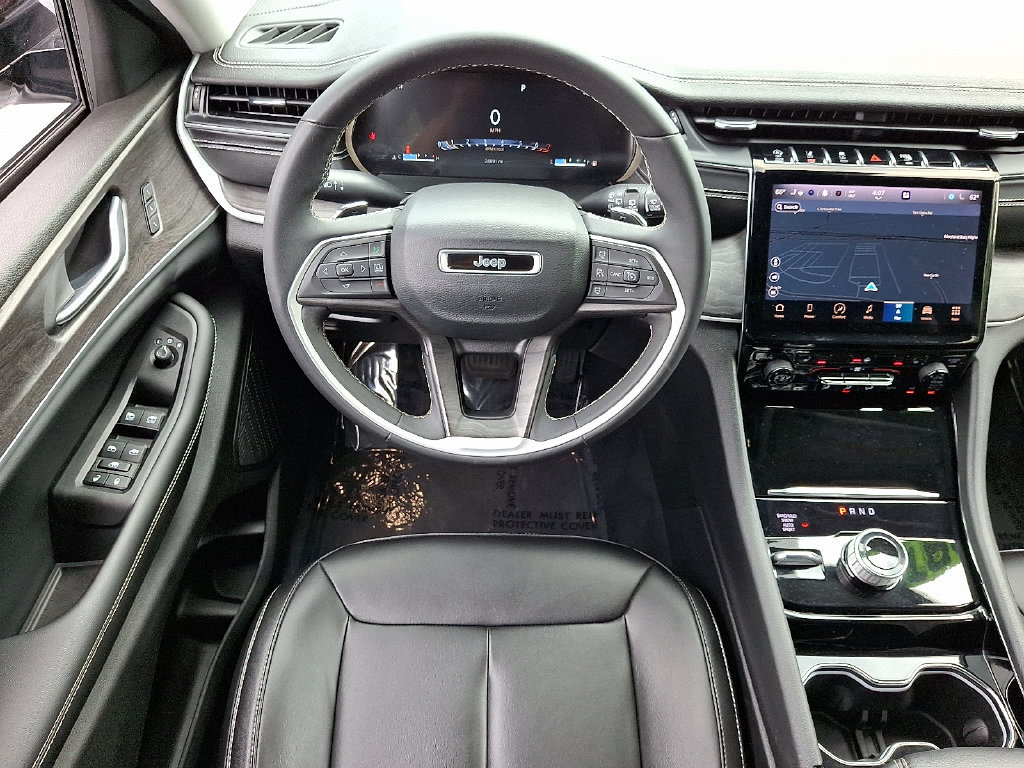 Used 2023 Jeep Grand Cherokee Limited AWD/4WD image 12