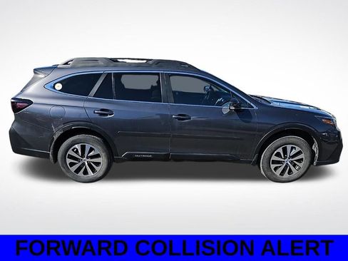 Used 2022 Subaru Outback Premium image 4
