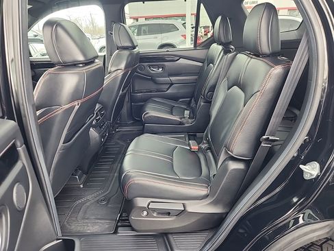 Used 2025 Honda Pilot TrailSport image 34