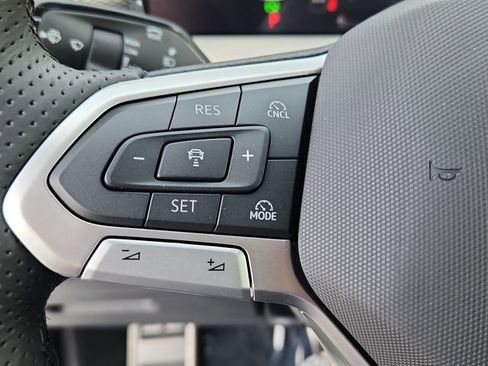 New 2026 Volkswagen Tiguan SE R-Line image 11