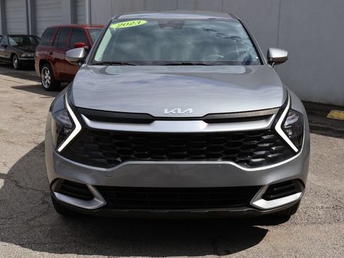 Used 2023 Kia Sportage LX AWD/4WD image 2
