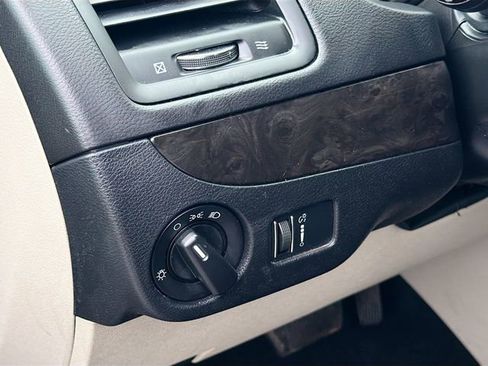 Used 2017 Dodge Grand Caravan SE image 10