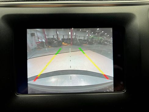 Used 2019 Jeep Cherokee Latitude Plus FWD image 11