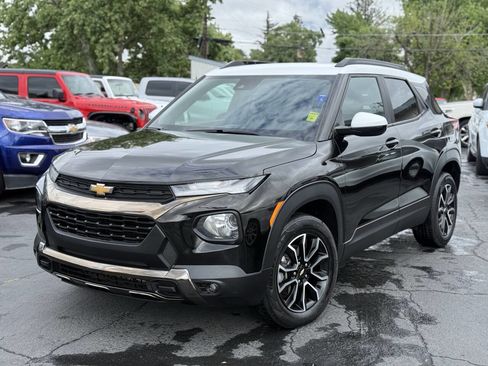 Used 2021 Chevrolet TrailBlazer ACTIV w/ Technology Package image 1