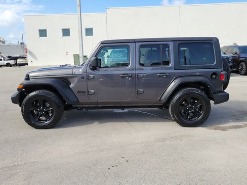 Used 2022 Jeep Wrangler Unlimited Sport AWD/4WD image 8