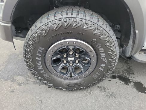 Used 2023 Ford F150 Raptor w/ Raptor Carbon Fiber Package image 31