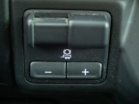 Used 2020 Chevrolet Silverado 1500 High Country w/ Technology Package AWD/4WD image 32